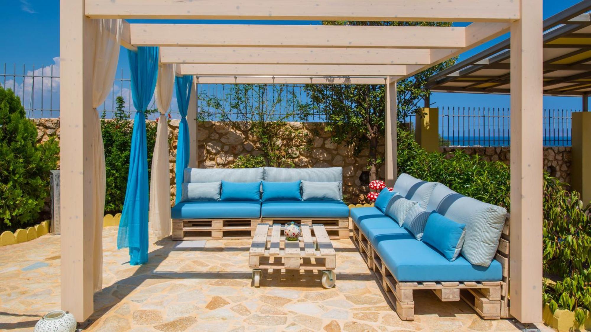 Azzuro With Private Pool