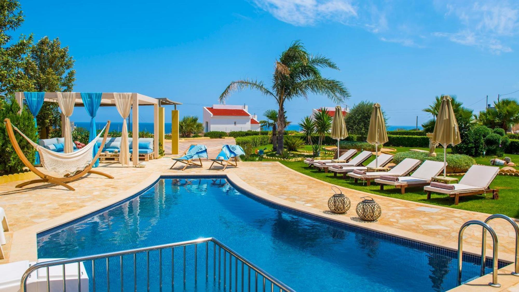 Azzuro With Private Pool Villa